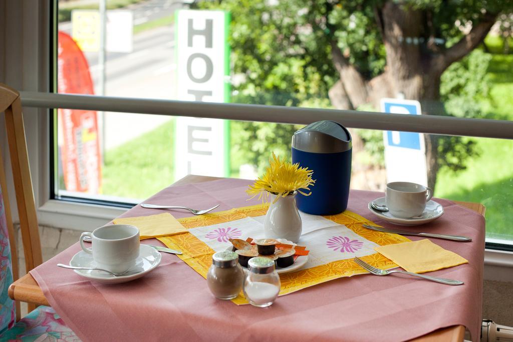 Hotel Jahnke Neubrandenbourg Extérieur photo